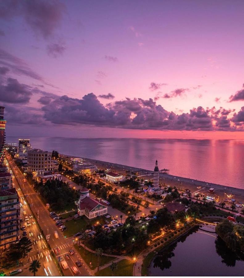 Orbi City Suites Batumi Exterior foto